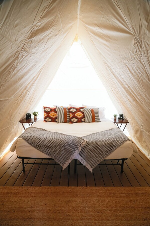 Tent, Non Smoking, Mountainside | 1 bedroom, bed sheets