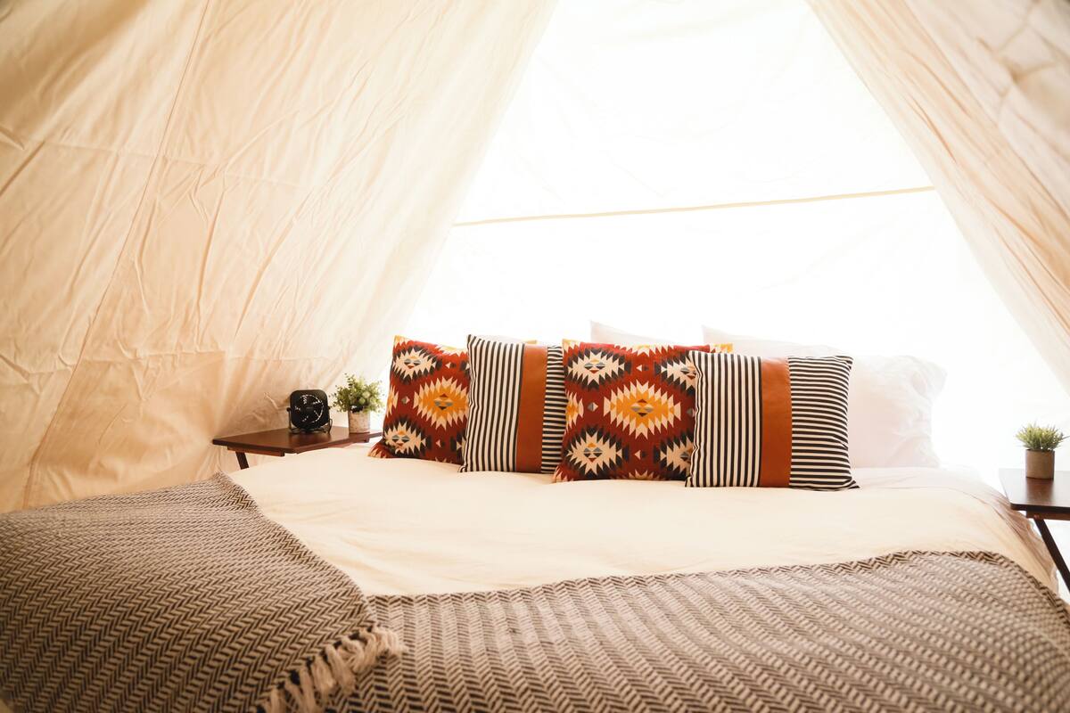 Tent, niet-roken, uitzicht op gebergte | 1 slaapkamer, beddengoed