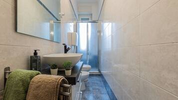 Apartment | Bathroom