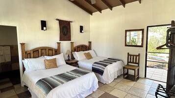 Dobbeltrom – standard, balkong, utsikt mot vingård | Wi-fi (inkludert) og sengetøy