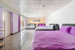 Room - Sun Moon Tong Dance (Nantou)