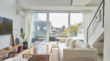 Duplex (306) | Living room | Smart TV