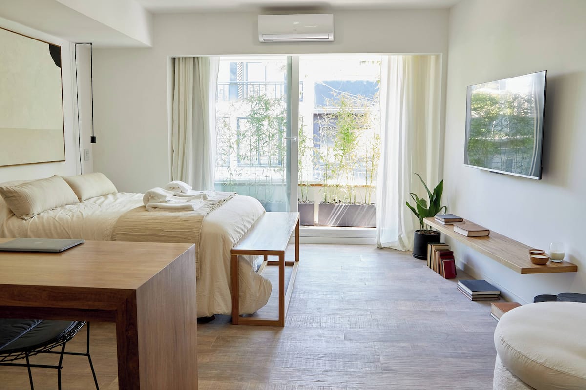 Studio (201) | Premium bedding, down comforters, in-room safe, desk