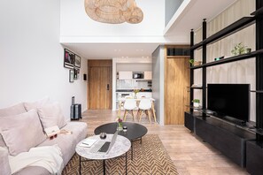 Dúplex (303) | Área de sala de estar | Smart TV