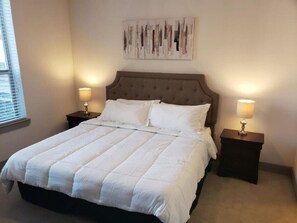 2 bedrooms, desk, iron/ironing board, WiFi