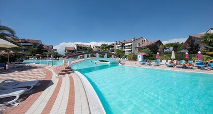 I Ciliegi con piscina by Wonderful Italy