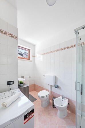 Apartment | Bathroom