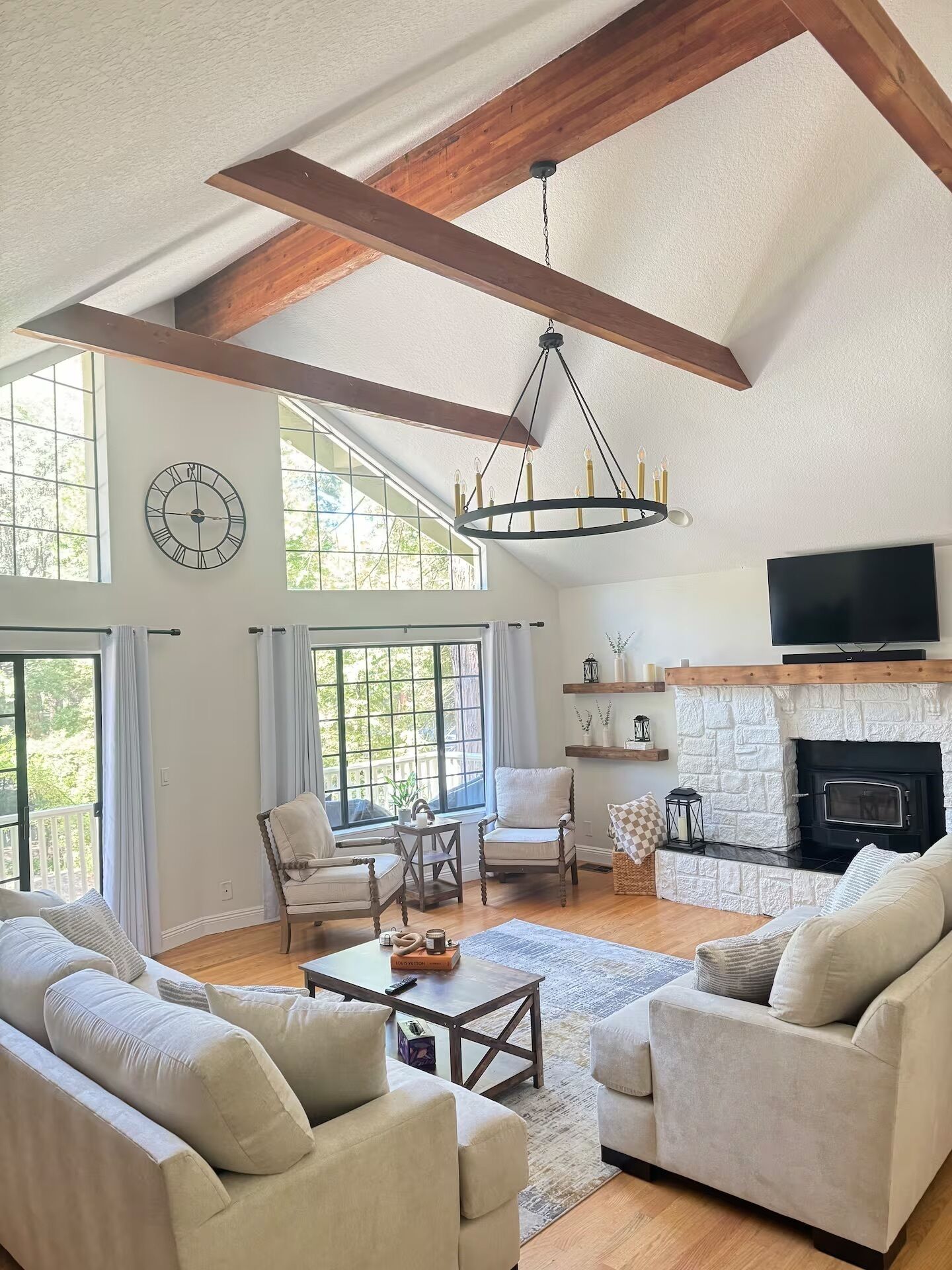 Smart TV, fireplace, table tennis, books