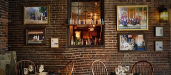 Historic Bed and Breakfast, King Suite, modern amenities, continental breakfast