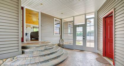 Lakefront Vacation Rental ~ 10 Mi to Shipshewana!