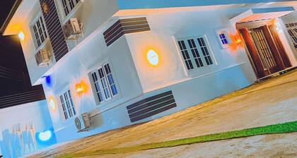 LUXURY 7 BEDROOMS ENTIRE HOUSE ACCOMODATION IN IBADAN, OYO STATE