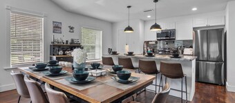 Spacious Retreat near the Lake! w/Outdoor Playroom