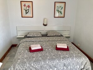Iron/ironing board, WiFi, bed sheets - Ocean View Fantastic Pools 100 mt to Beach (Playa de la Américas)