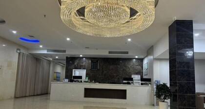 Lixin Huatian Theme Hotel