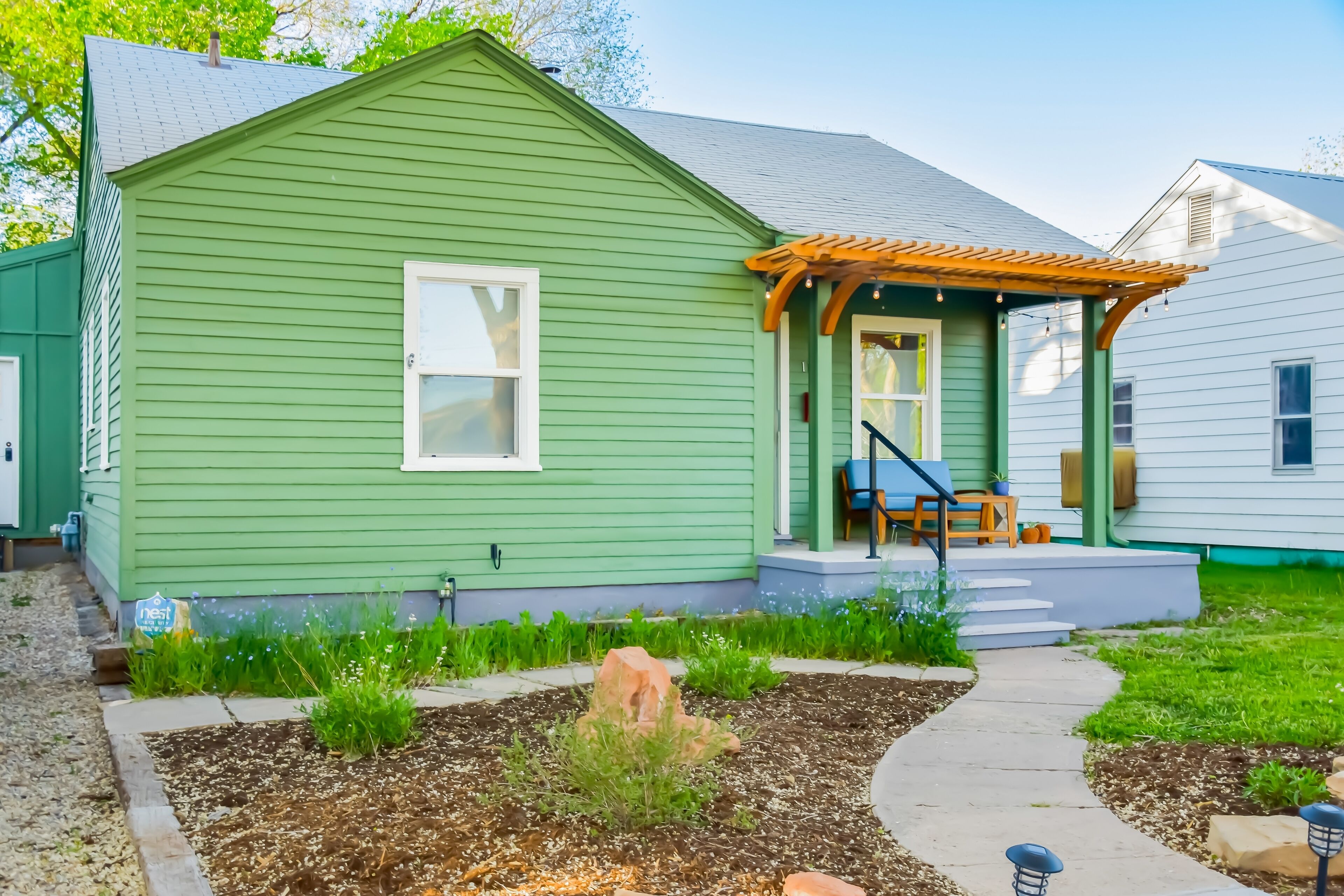 Charming Bungalow - W/D, Dog-Friendly, located in Cortez's Historic District