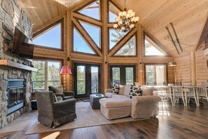 TV, fireplace, foosball, books - Baycliff Kanata Tremblant (257) (Amherst)