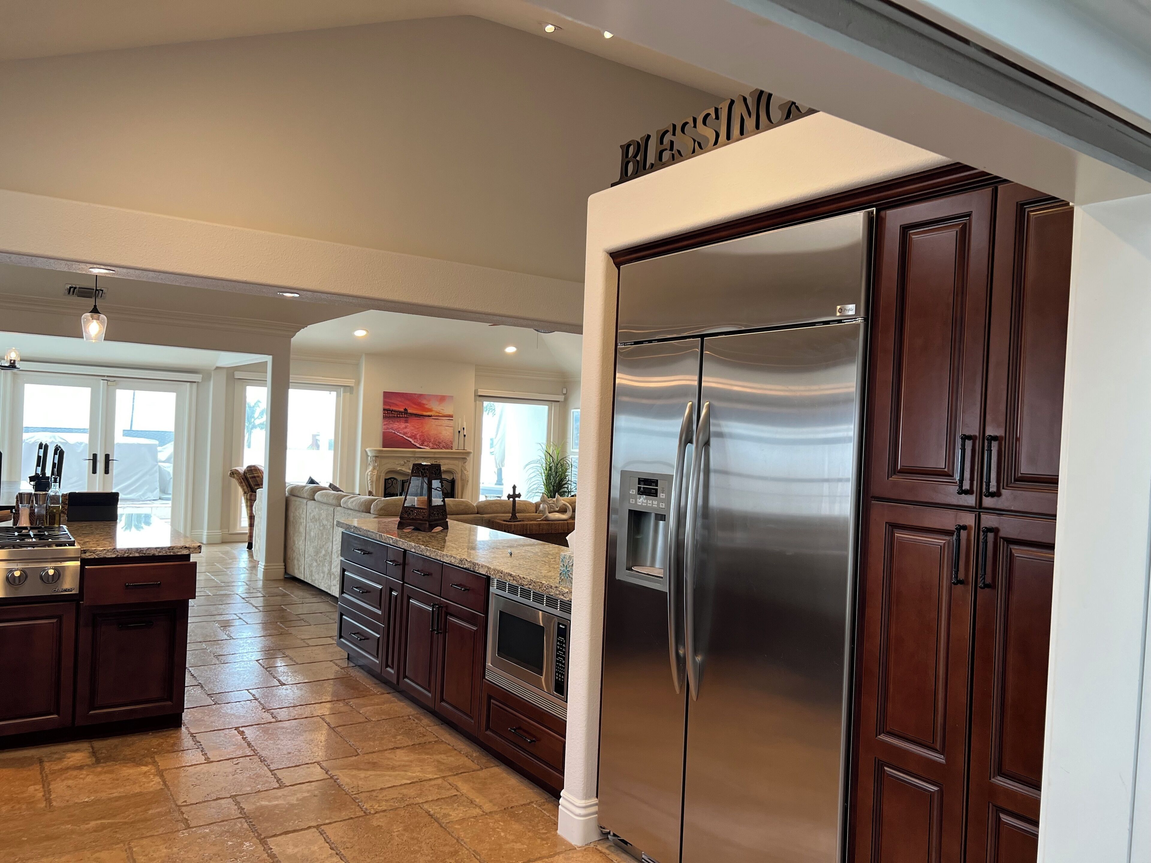 冰箱、微波炉、烤箱、炉灶