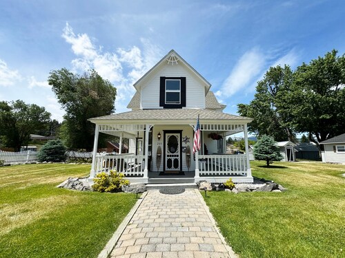 The Historic Hart Hotel - Renovated 2024!
