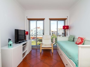 1 bedroom, iron/ironing board, internet, bed sheets