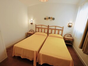 2 slaapkamers, een strijkplank/strijkijzer, wifi, beddengoed