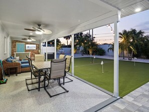 Outdoor dining - 4BR, Amazing Heated Pool & Hot Tub! Close to IMG (Bradenton)