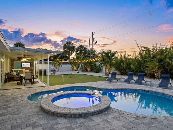 A heated pool - 4BR, Amazing Heated Pool & Hot Tub! Close to IMG (Bradenton)