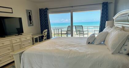 Beachfront Condo! Spacious & Quiet, with Incredible views!