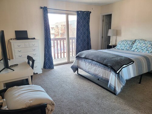 Boutique condo close to trails 1 bed 1.5 bath