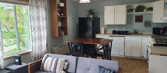 Boutique condo close to trails 1 bed 1.5 bath