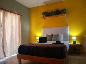 1 chambre, fer et planche à repasser, Wi-Fi, draps fournis