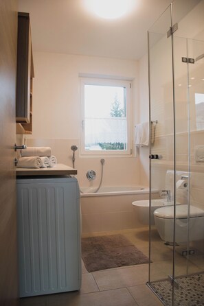 Shower, hair dryer, bidet, towels - Vacation in the mountains (Seis)