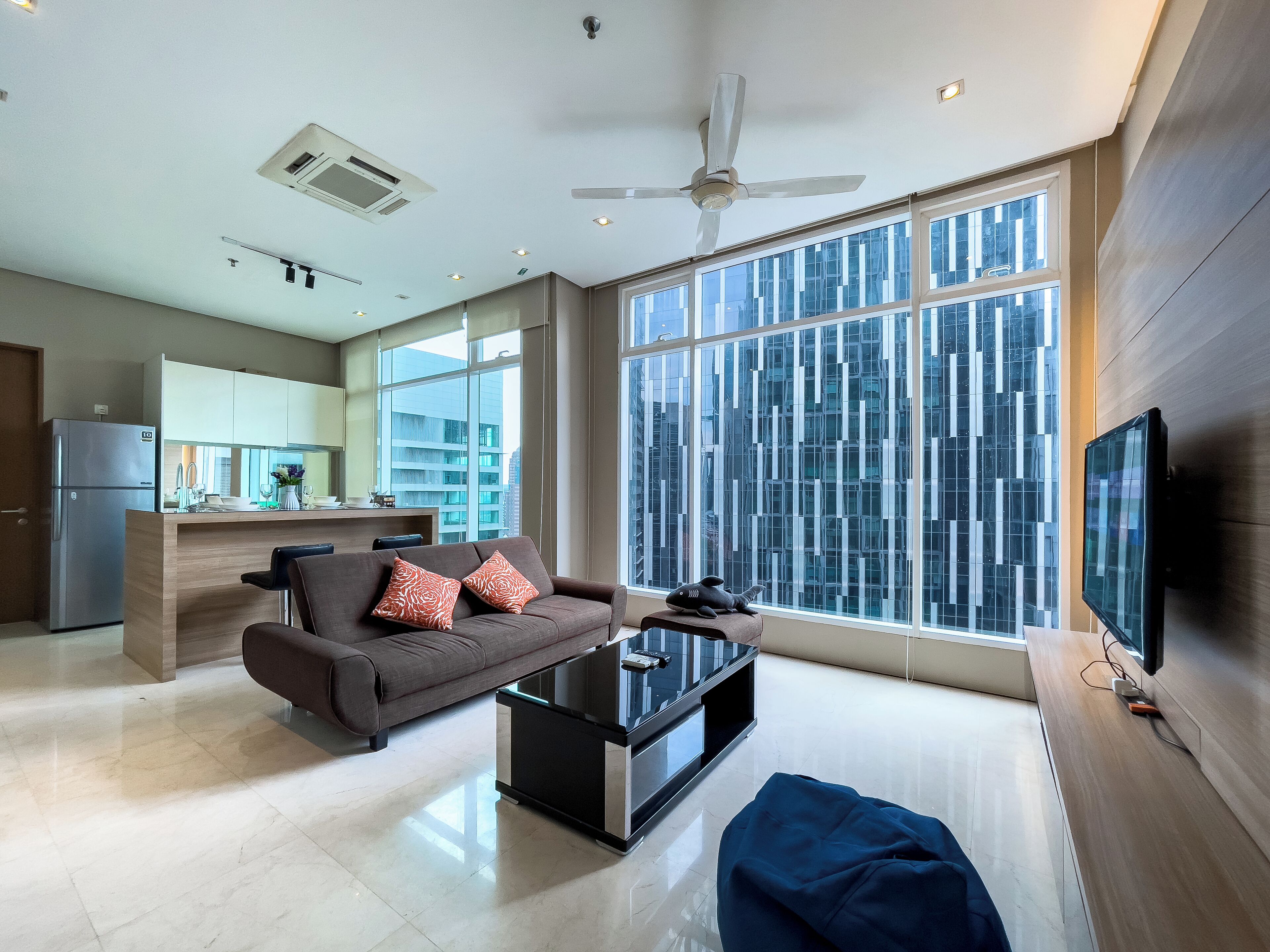 TV connectée de 40 pouces avec chaînes numériques, Netflix