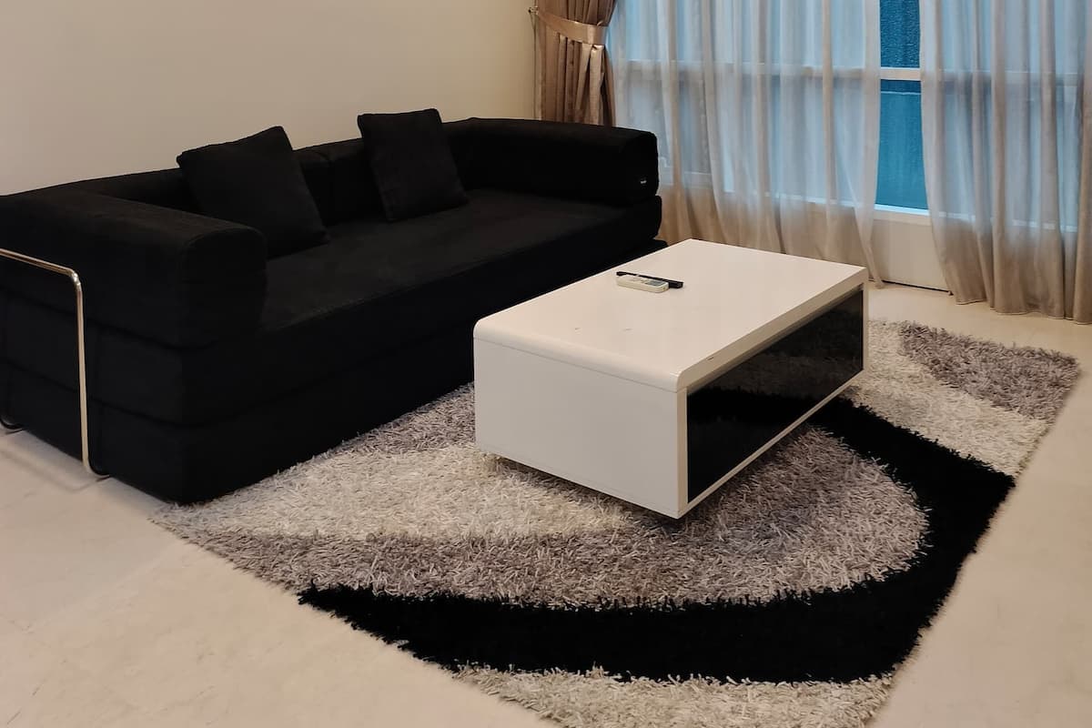 Apartamento conforto | Área de estar | Smart TV 40 polegadas com canais digitais, Netflix