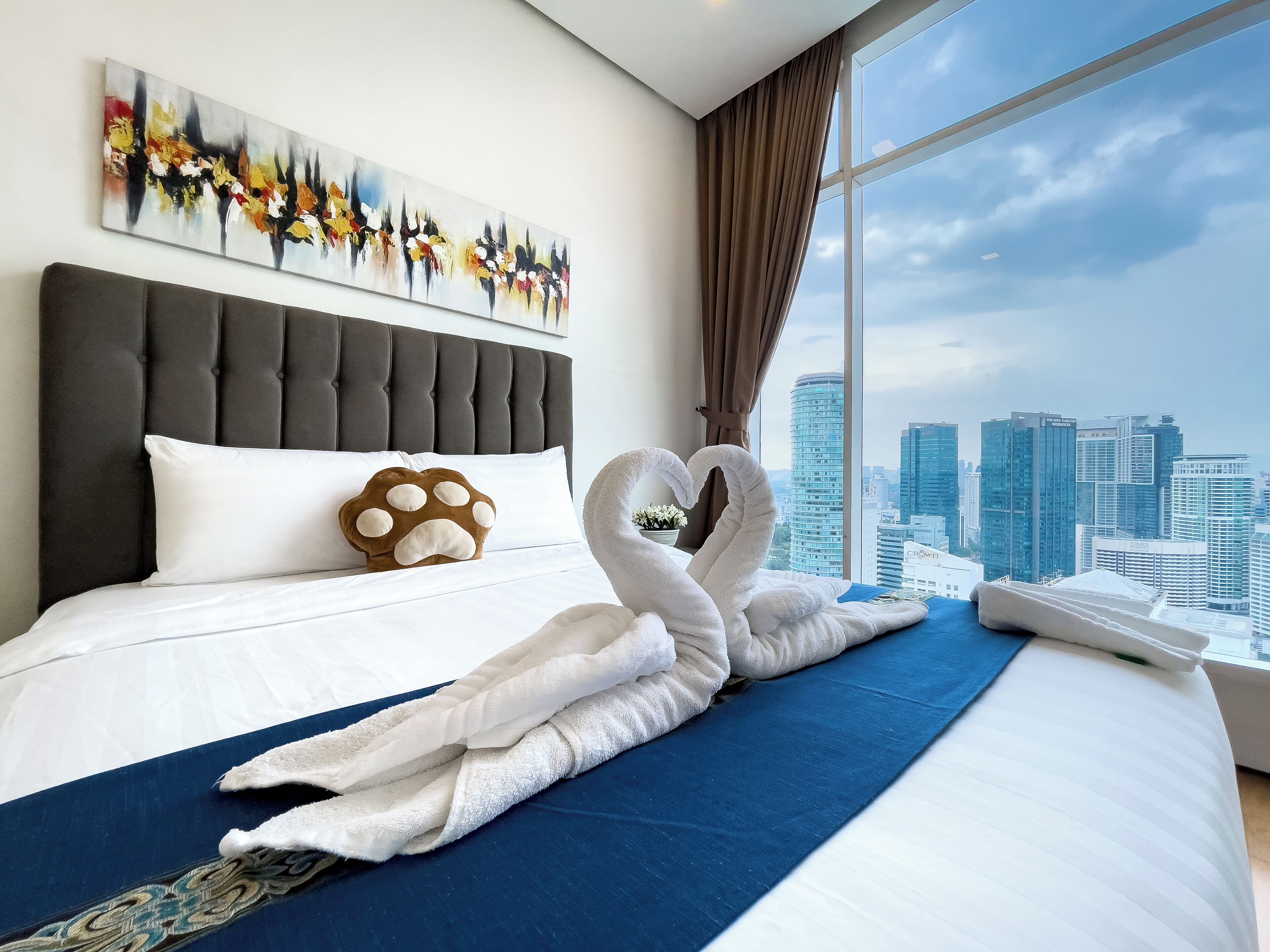 Deluxe Apartment, City View | Room amenity
