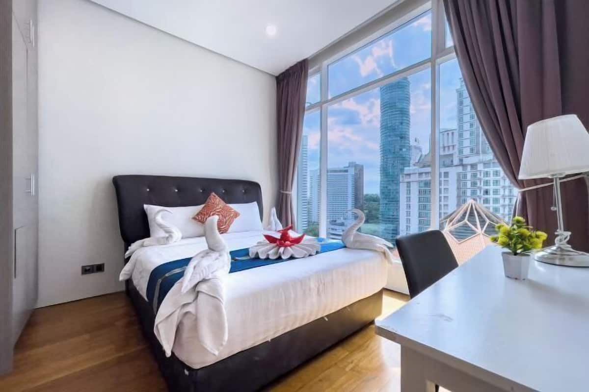 2 bedrooms, desk, laptop workspace, iron/ironing board