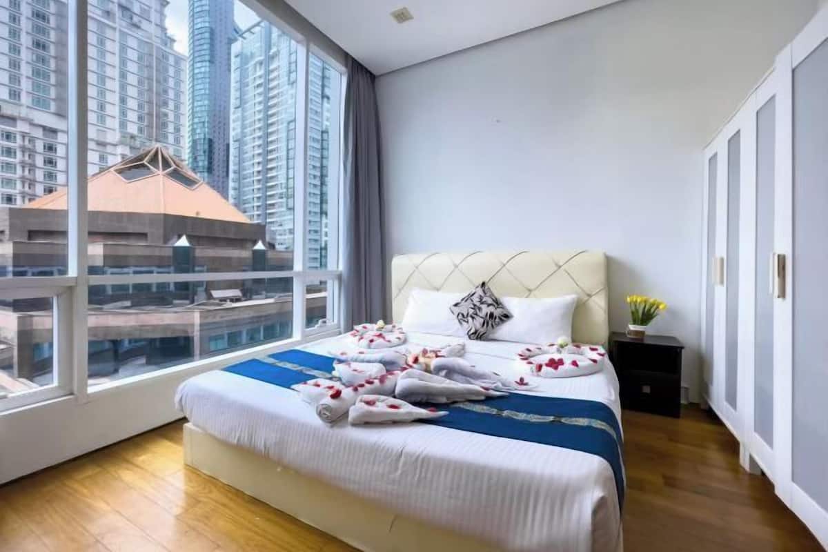 2 bedrooms, desk, laptop workspace, iron/ironing board