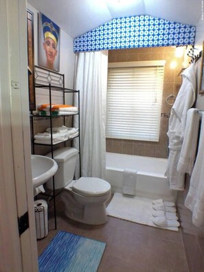 Hair dryer, towels, soap, shampoo - Kestrel - Best location in Nassau, Kestrel Bahamas Vacation Rental (Nassau)