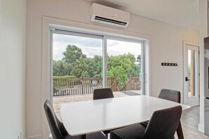 Dining - 853 condo in Bromont Vieux Village mountain view (Bromont)