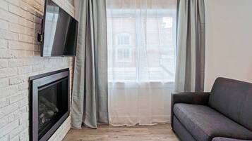 Fernseher, Kamin, Arbeitsbereiche