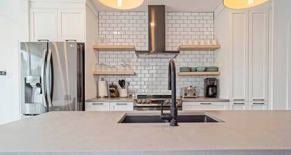 853 condo in Bromont Vieux Village mountain view