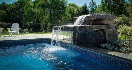 853 condo in Bromont Vieux Village mountain view