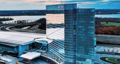 Luxurious - MGM - 10 miles to national Mall!