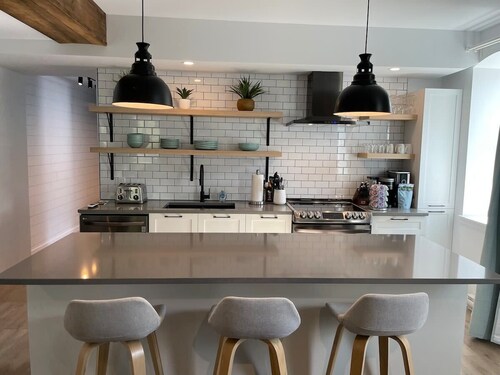 871 Shefford suite 206