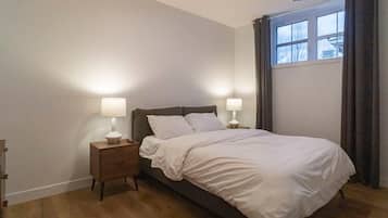 2 bedrooms, iron/ironing board, WiFi, bed sheets