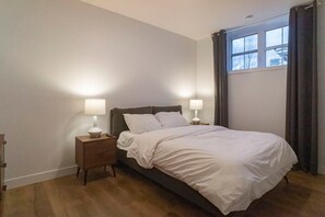 2 slaapkamers, een strijkplank/strijkijzer, wifi, beddengoed