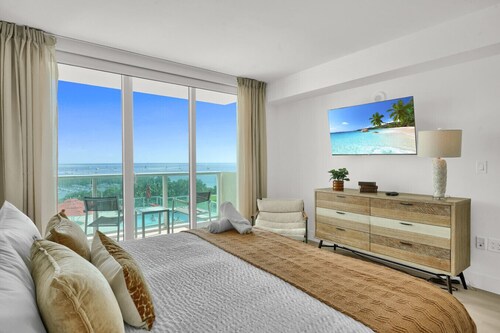 SF Amazing Pool and Sea View in the Grove