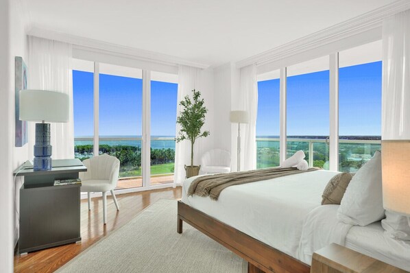 3 bedrooms, desk, iron/ironing board, travel cot