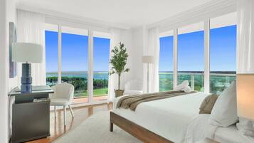 2 bedrooms, desk, iron/ironing board, WiFi