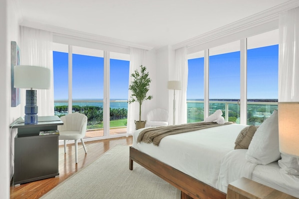 2 bedrooms, desk, iron/ironing board, WiFi