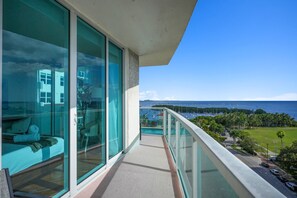 Property grounds - SF Fabulous 2/2 in Heart of Grove (Miami)